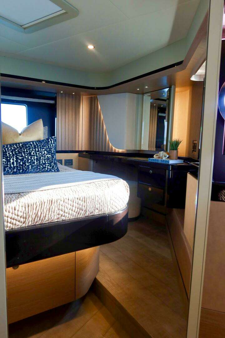 2026 Absolute 58 Navetta - Image 38