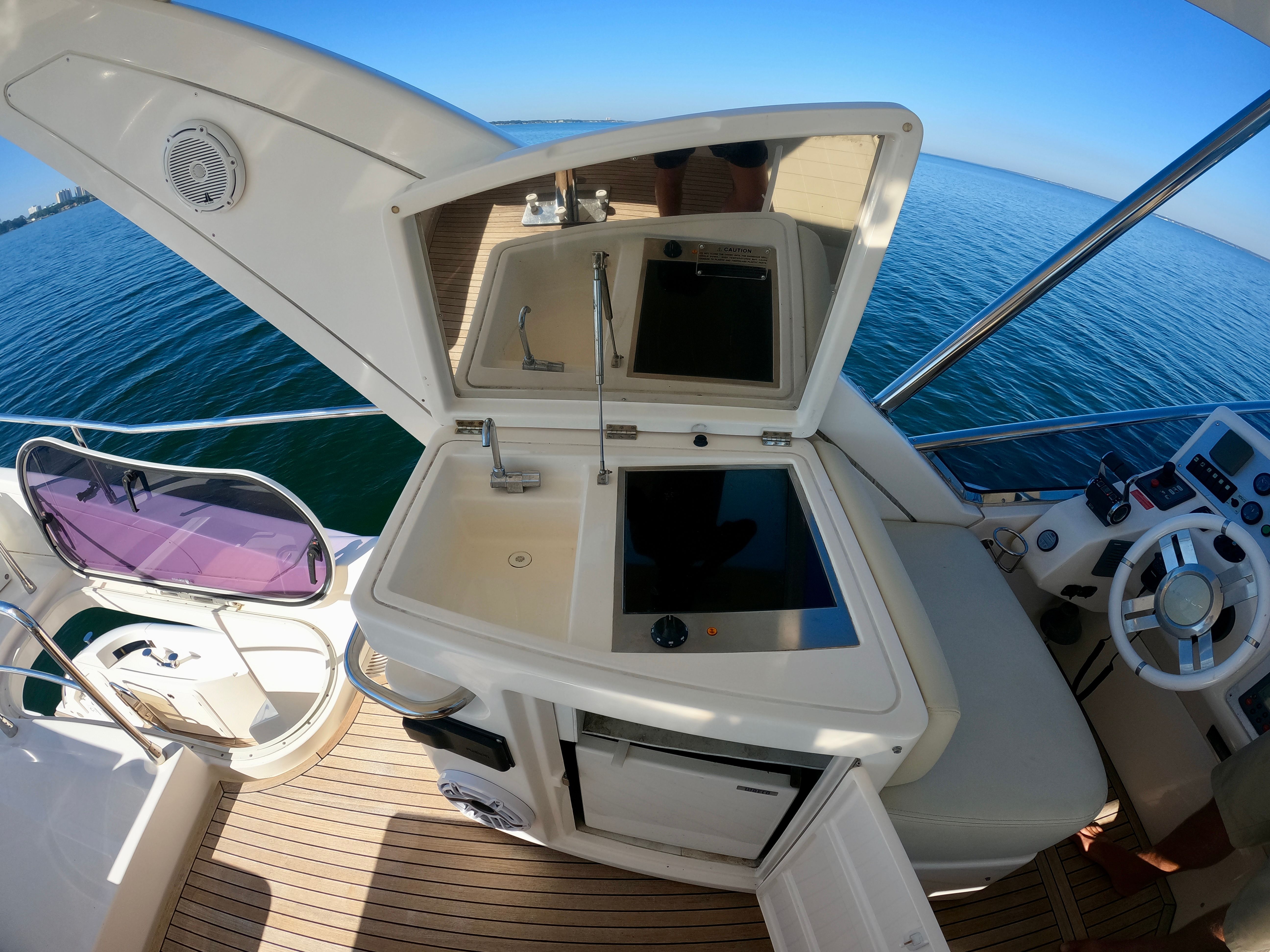 2011 Azimut Flybridge - 15