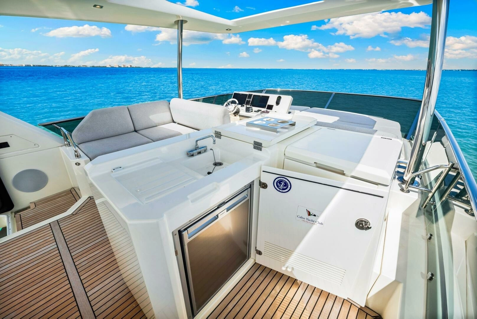 2019 Prestige 630 Flybridge - Image 14