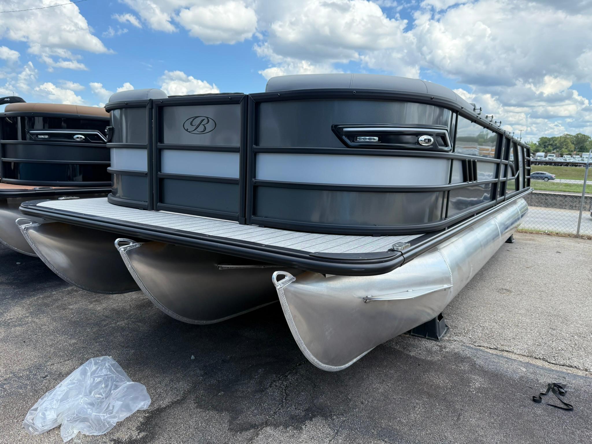 2025 Bentley Pontoons Elite 253 Swingback