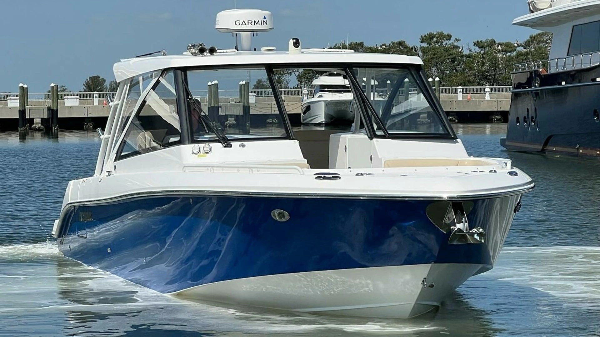 2019 Everglades 340 Dual Console - Image 34