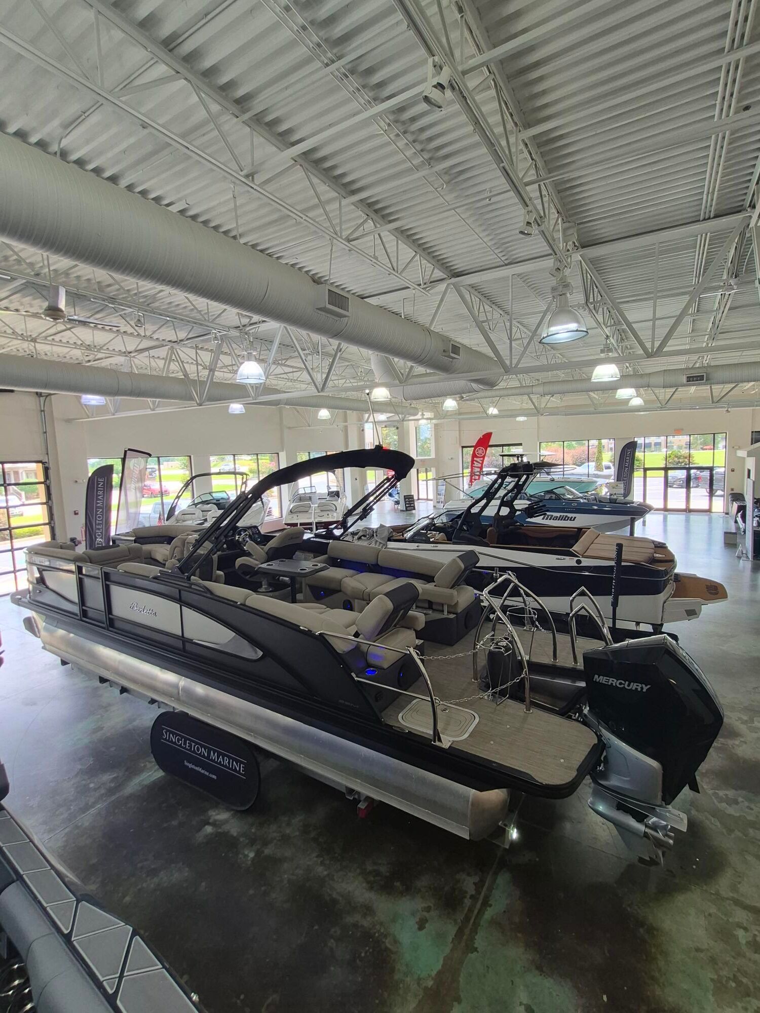 2023 BARLETTA L25M - Image 2