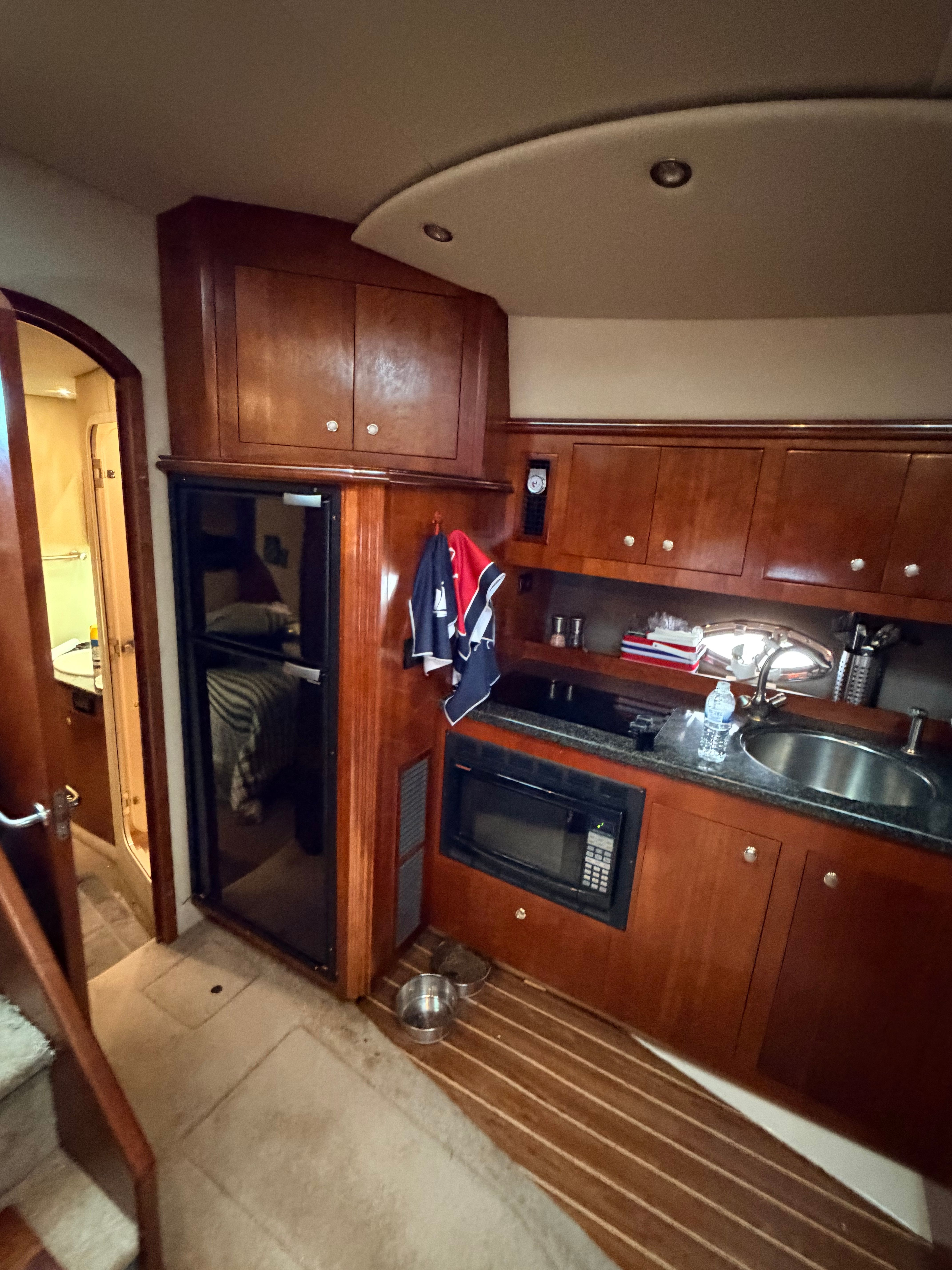 2006 Cruisers Yachts 460 Express - 23