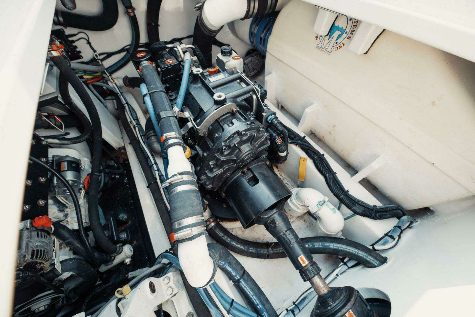 2016 F&S 40 Open Express - Image 33