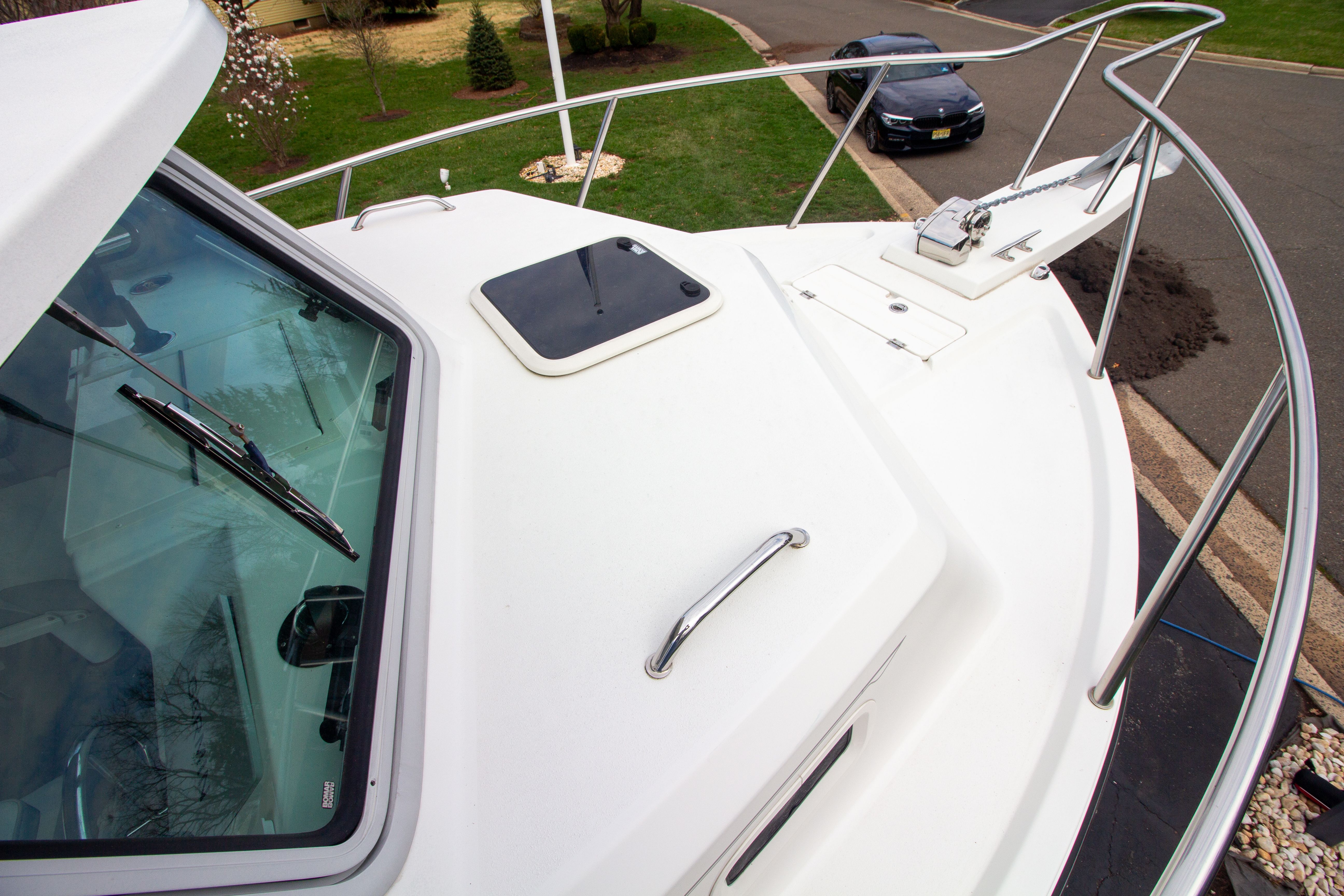Parker 2520 XLD Sport Cabin 2022 on trailer, front deck view.