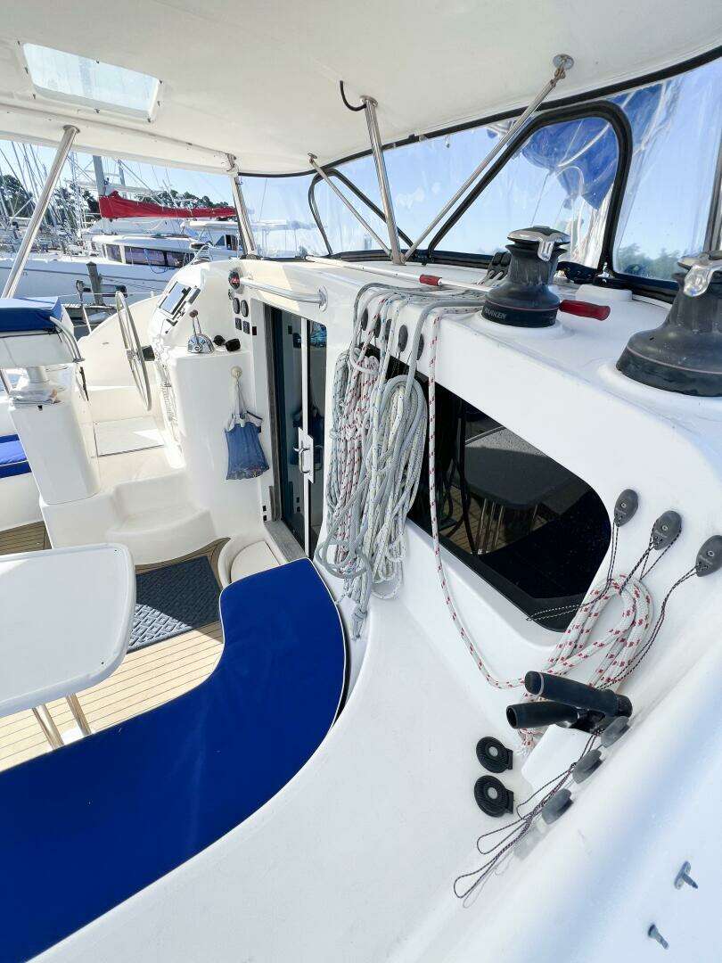 2010 Broadblue 435 - Image 26