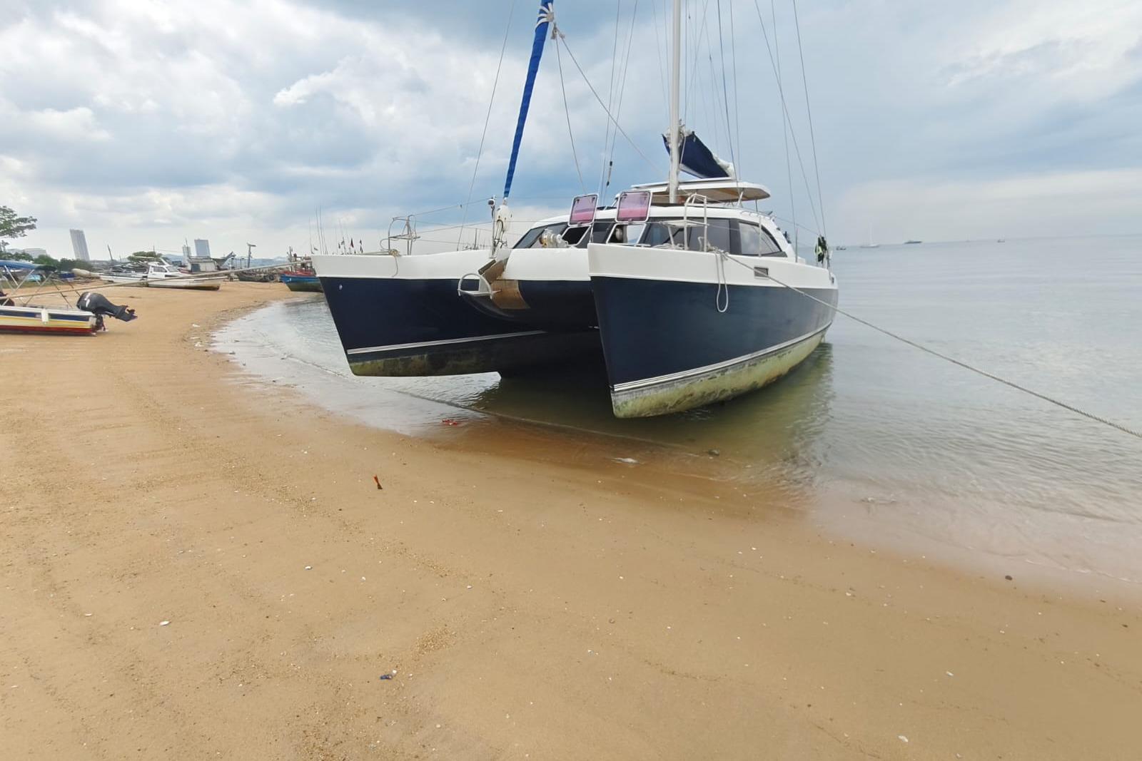 2010 Broadblue 385
