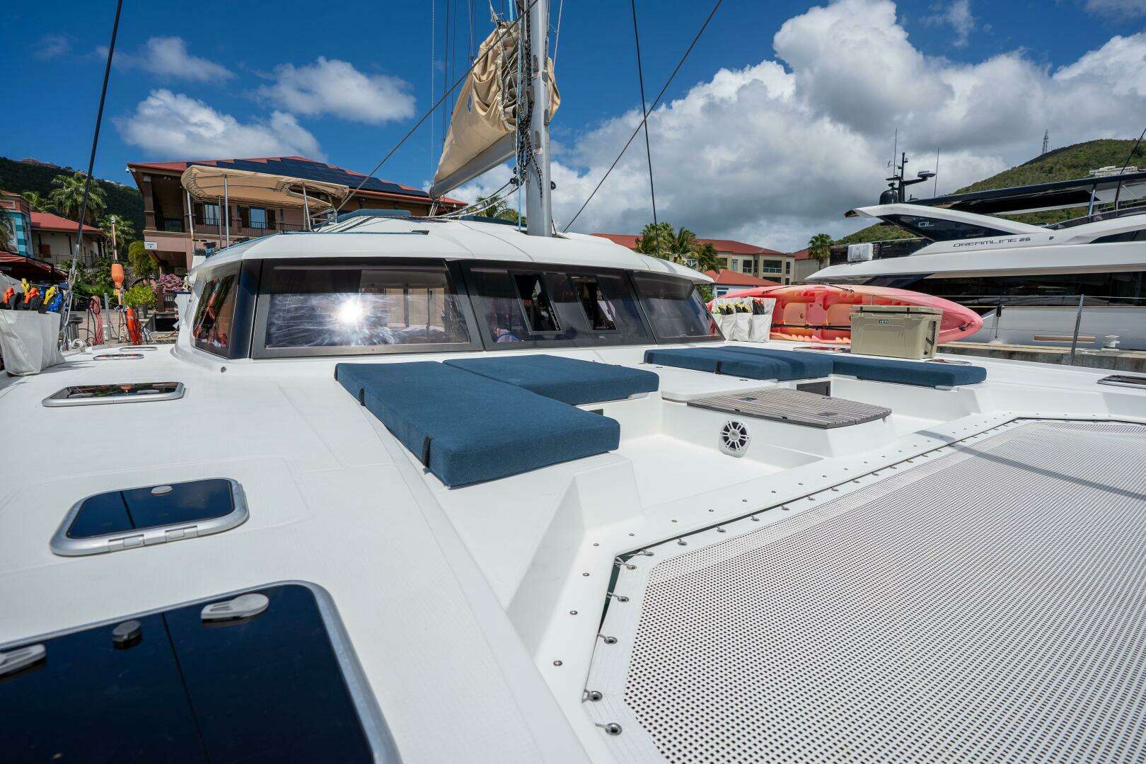 2020 Fountaine Pajot — - Image 11