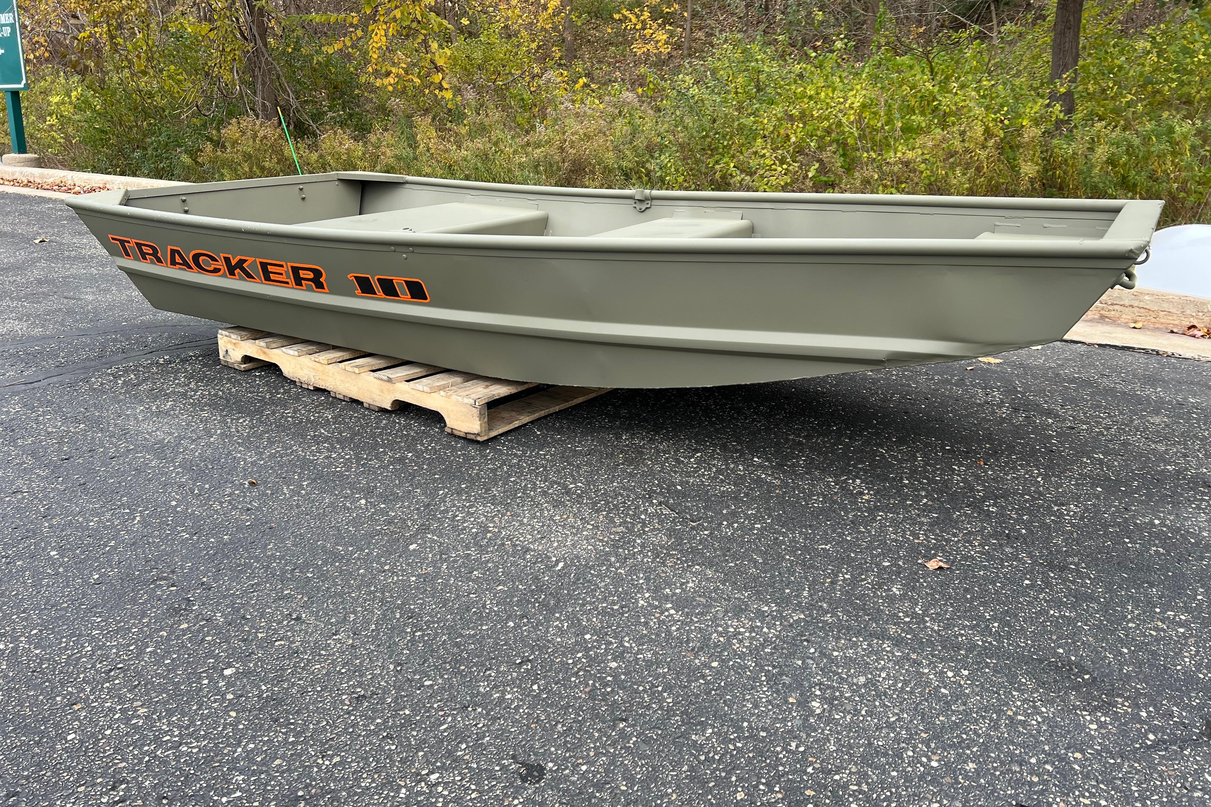 2026 Tracker Grizzly 10 Jon