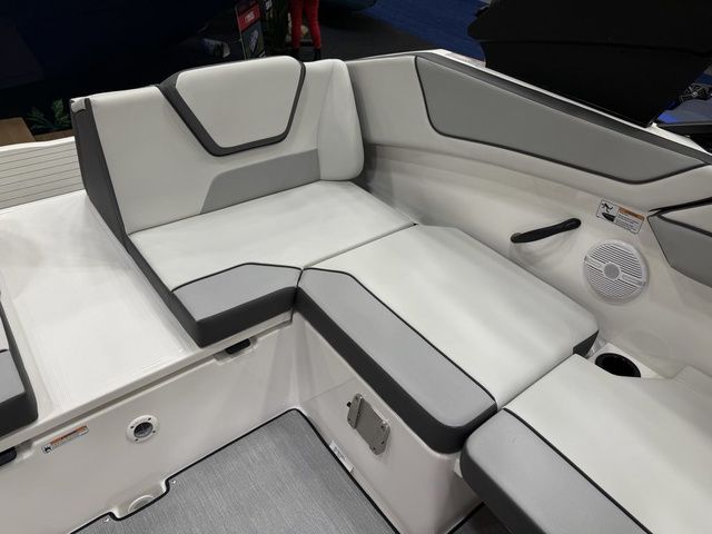 2026 Yamaha Boats AR220 - 7