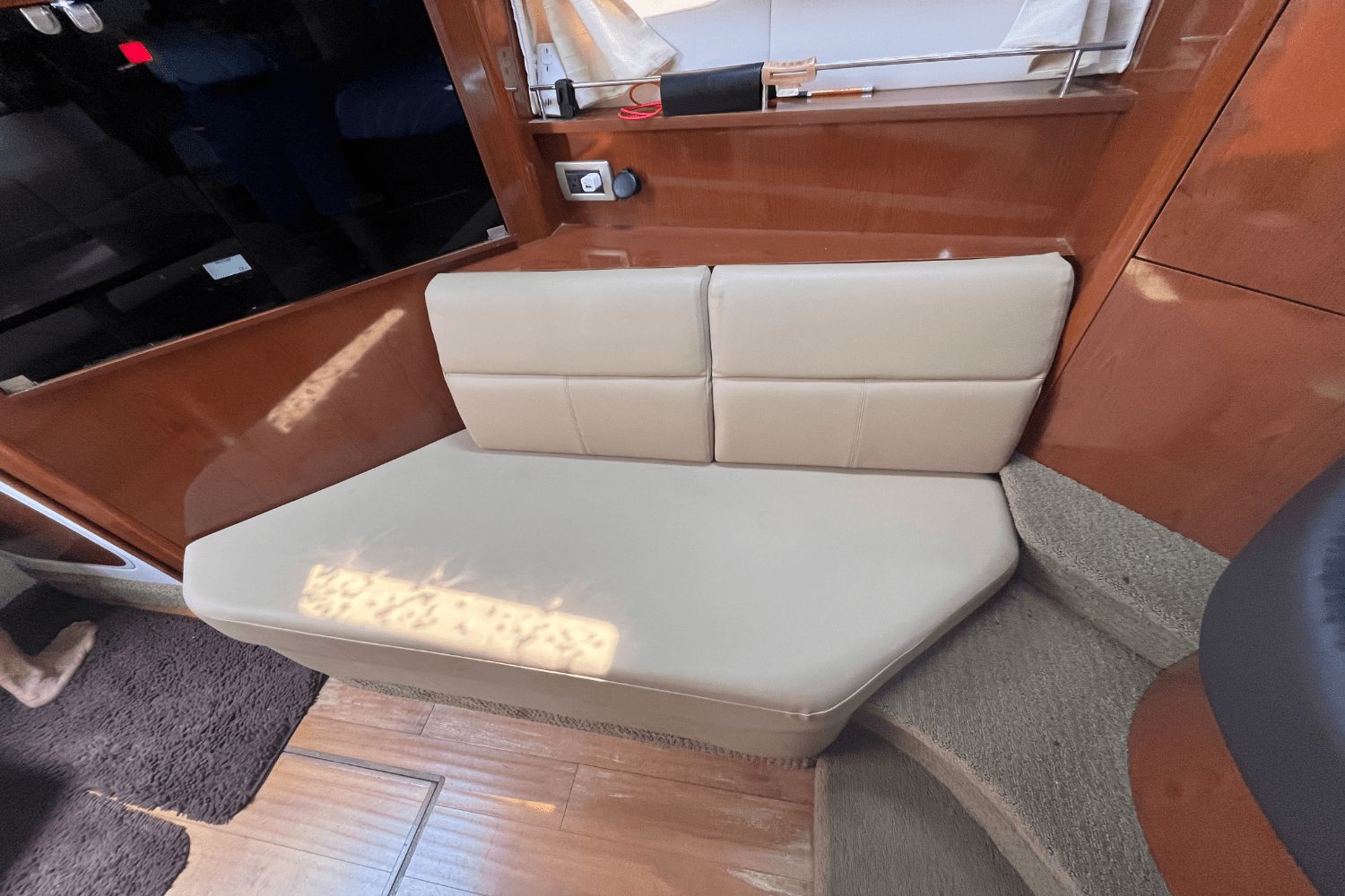 2014 Sea Ray Sundancer 350 - 44