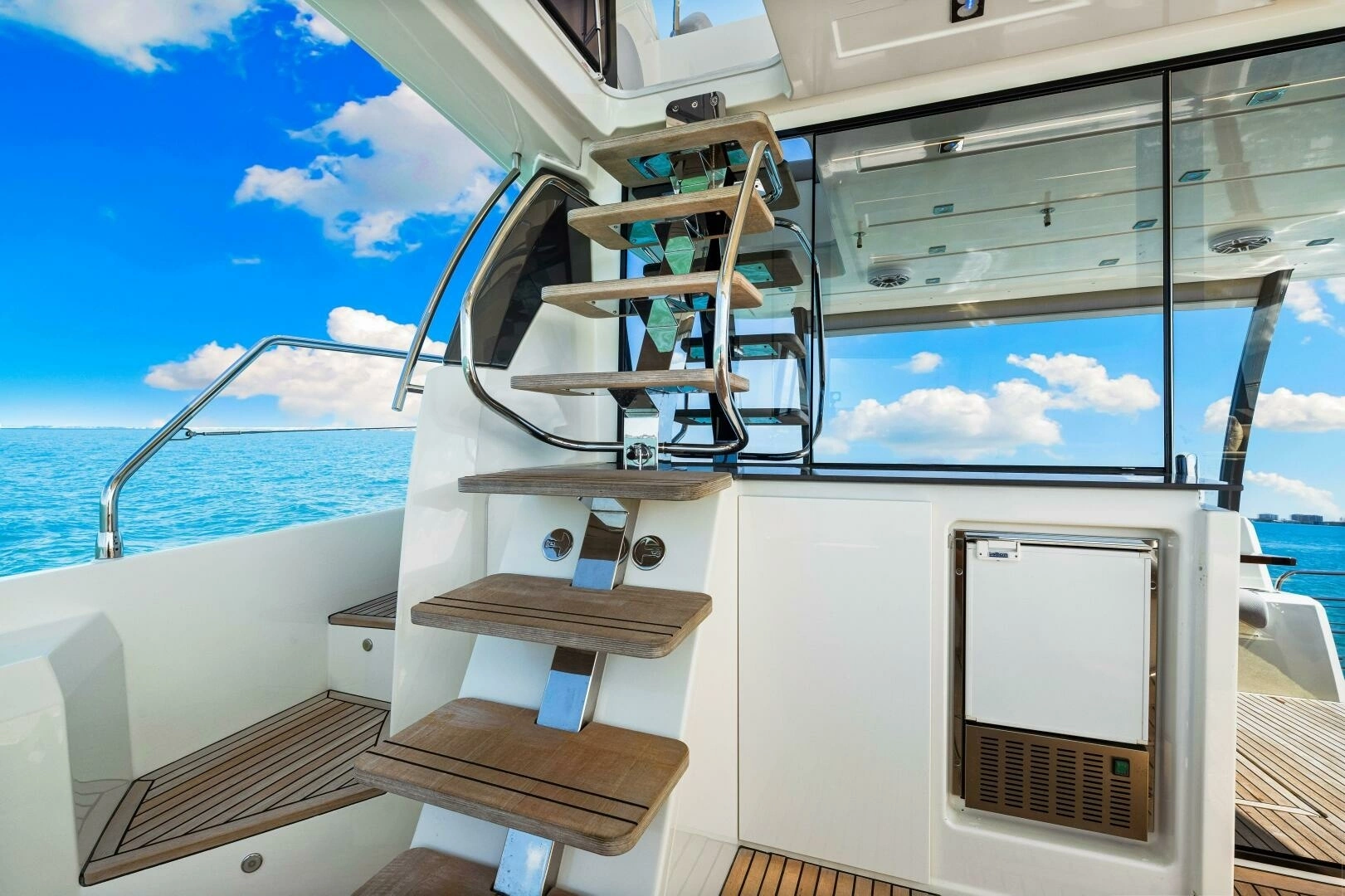2019 Prestige 630 Flybridge - Image 22