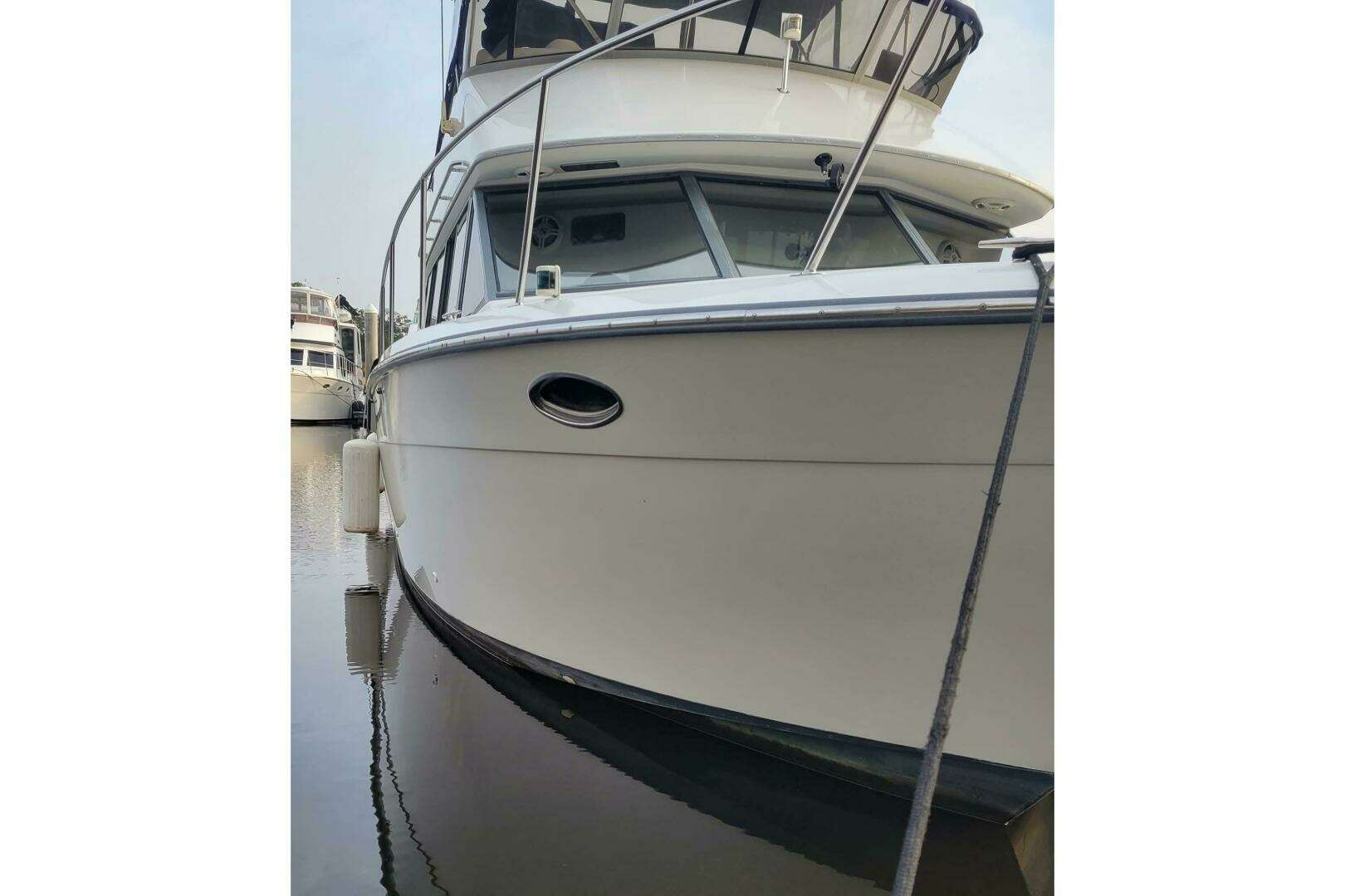 1996 Carver 320 Voyager - Image 10