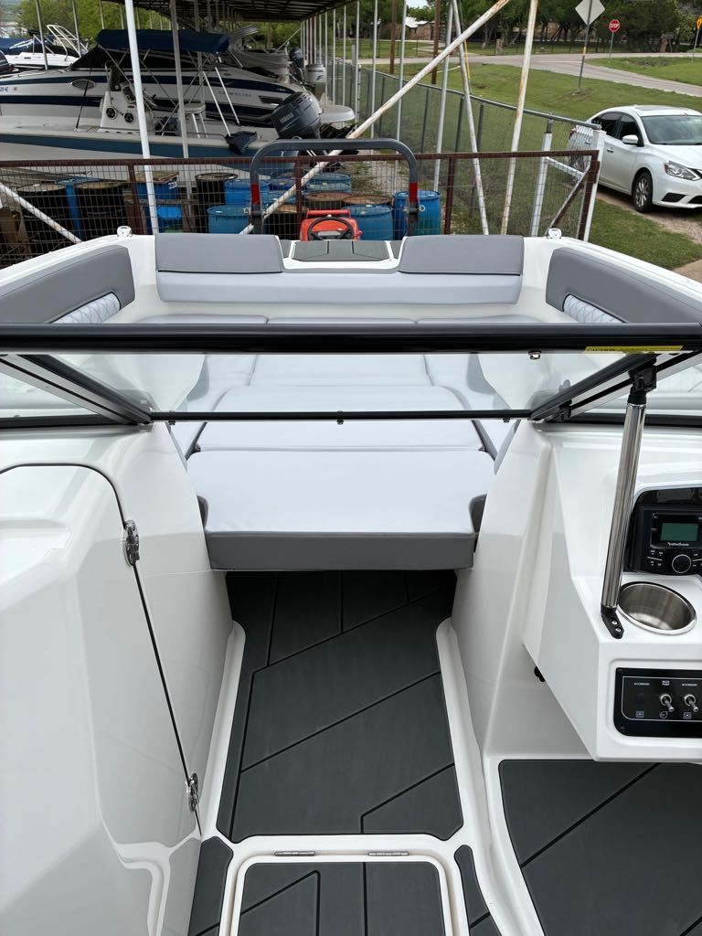 2026 Bayliner D22 - 9