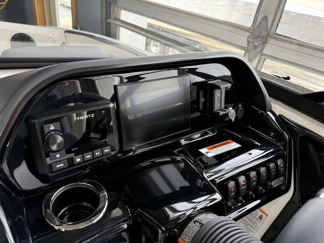 2026 Yamaha Boats 195S - 19