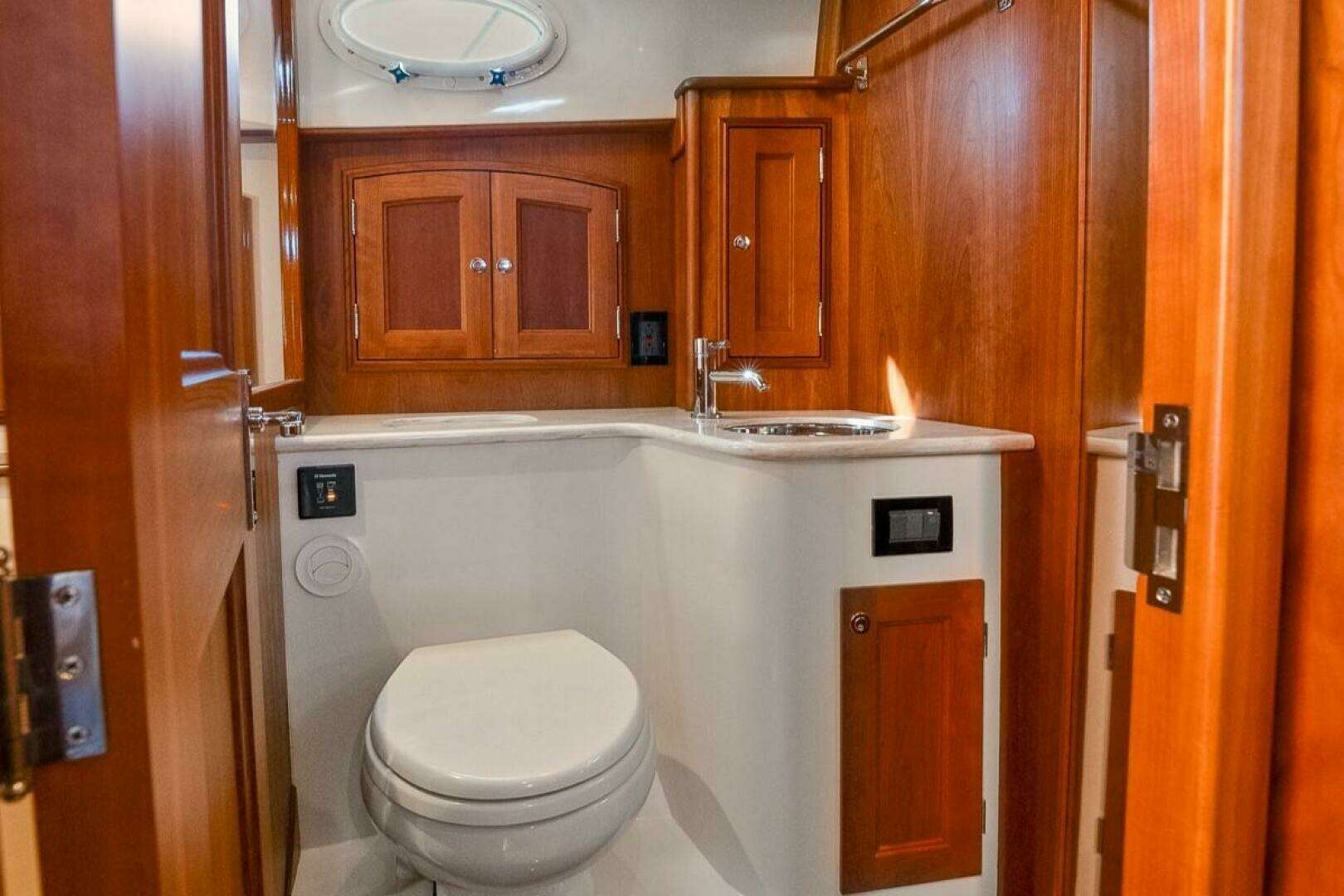 2017 Hinckley Talaria 43 - Image 29