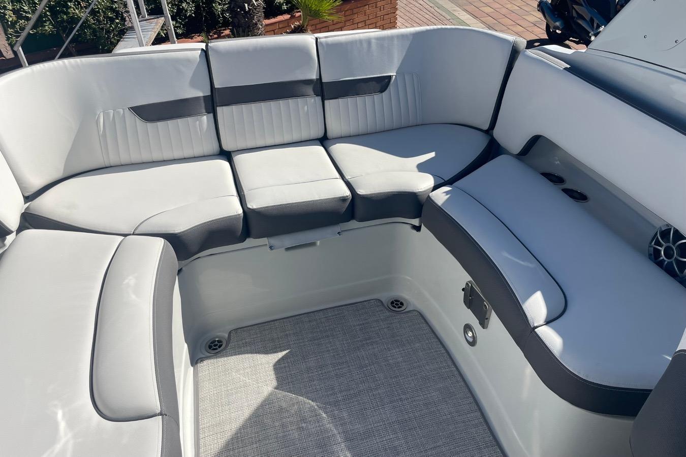 2025 Crownline 270 SS boat interior with sleek, modern seating and stylish design.