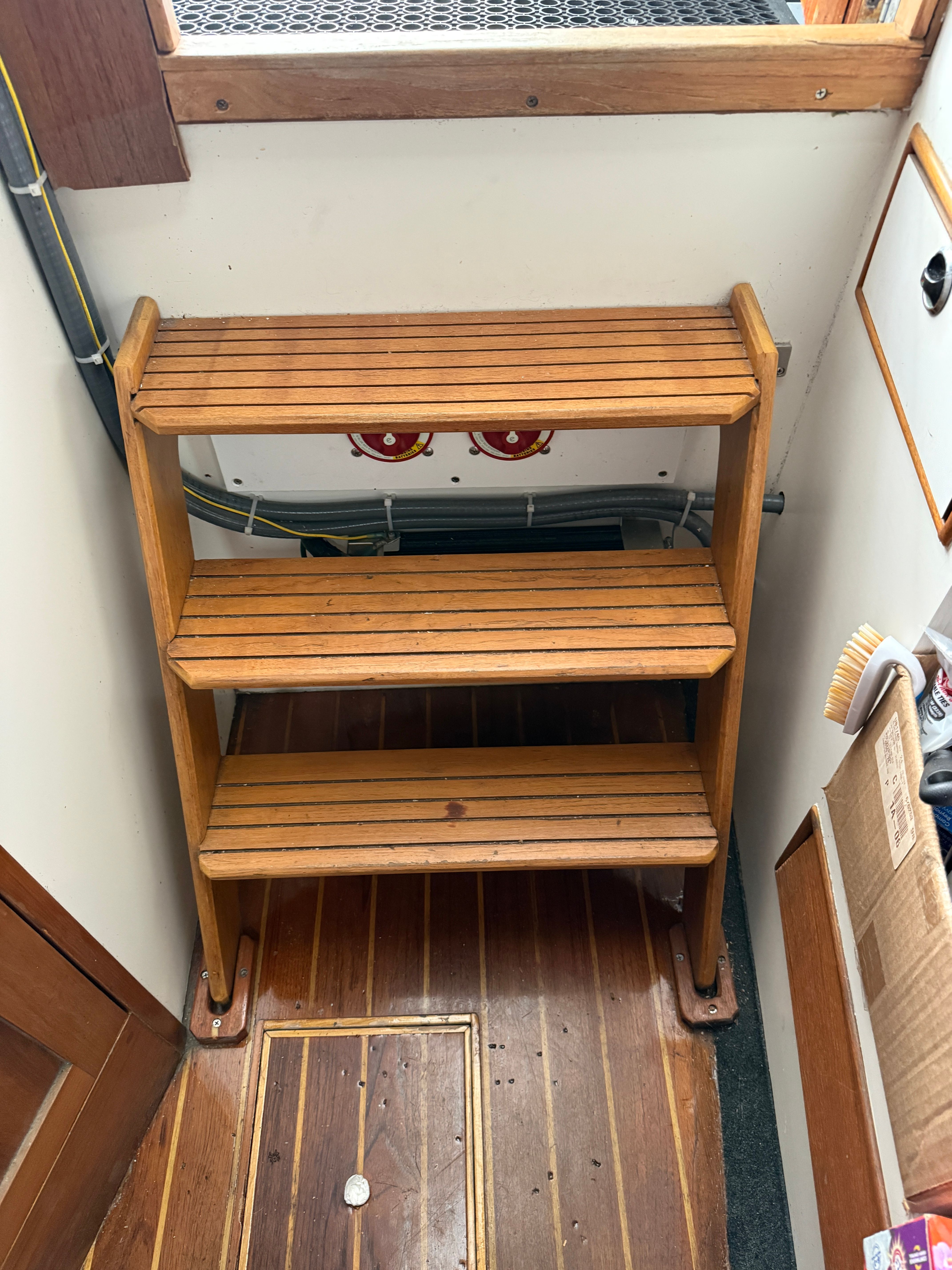 Companionway ladder.JPG