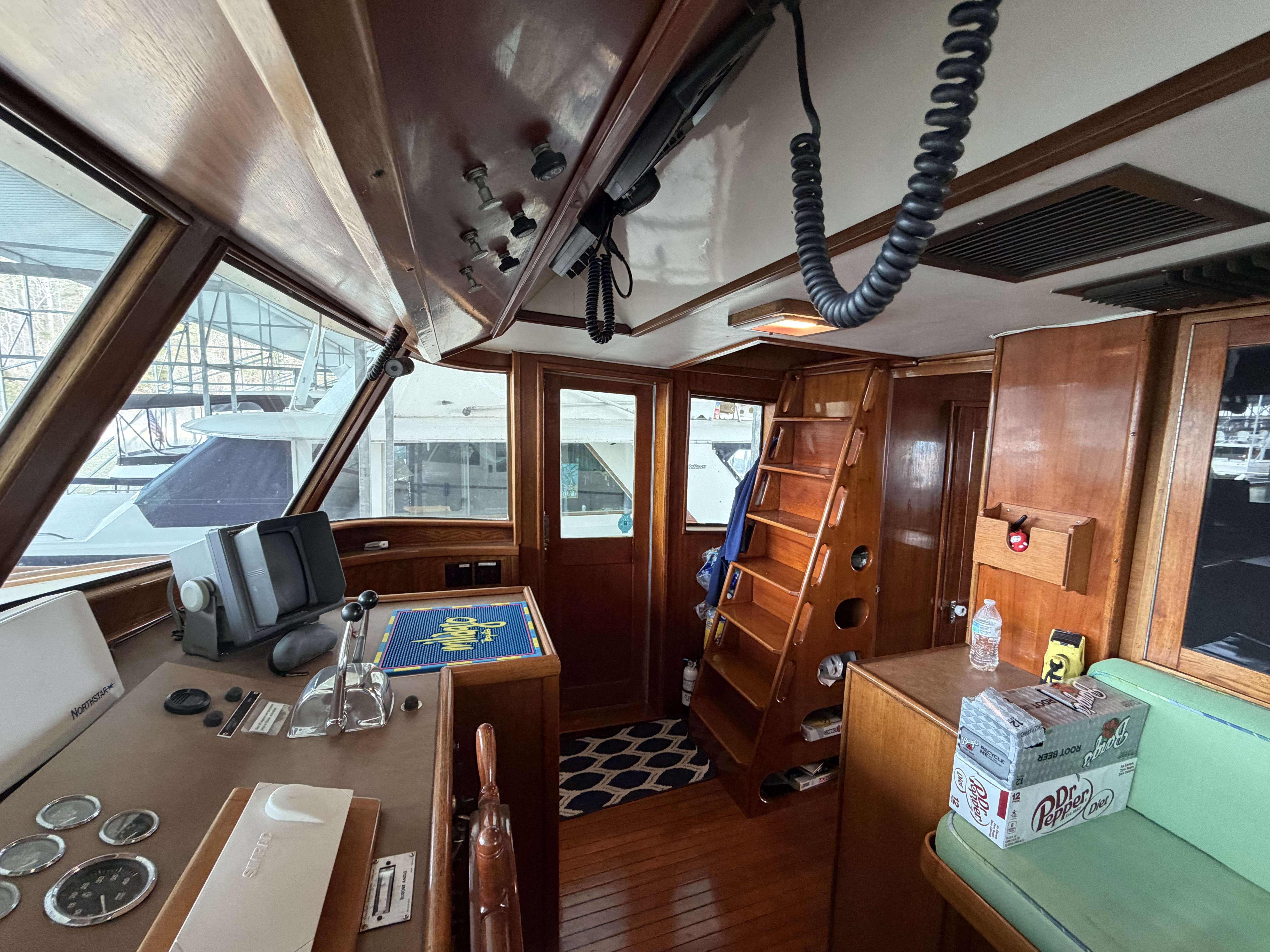 1975 Hatteras 58 Long Range Cruiser - 32