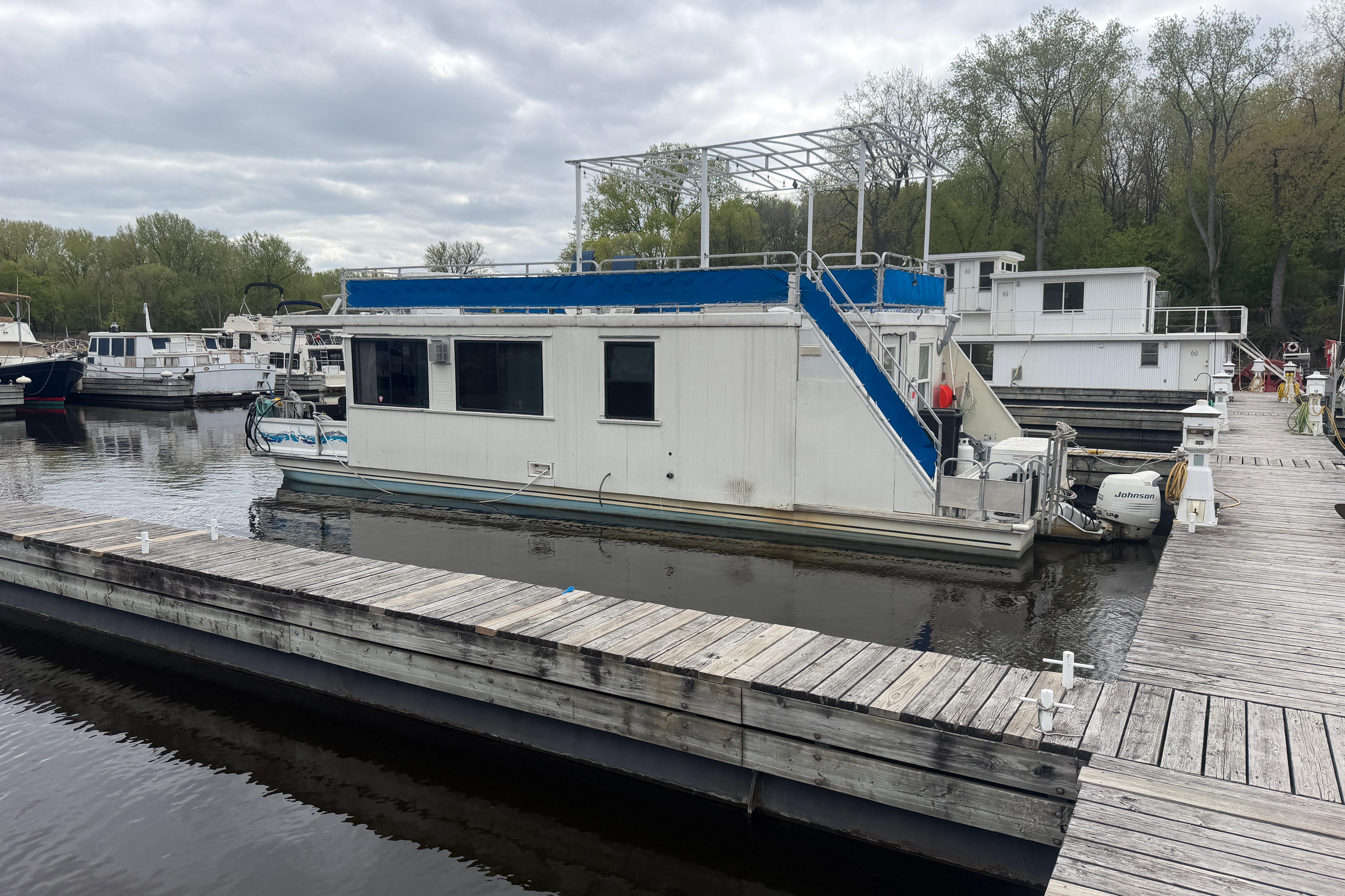 1997 Catamaran Cruisers 44' Aqua Cruiser