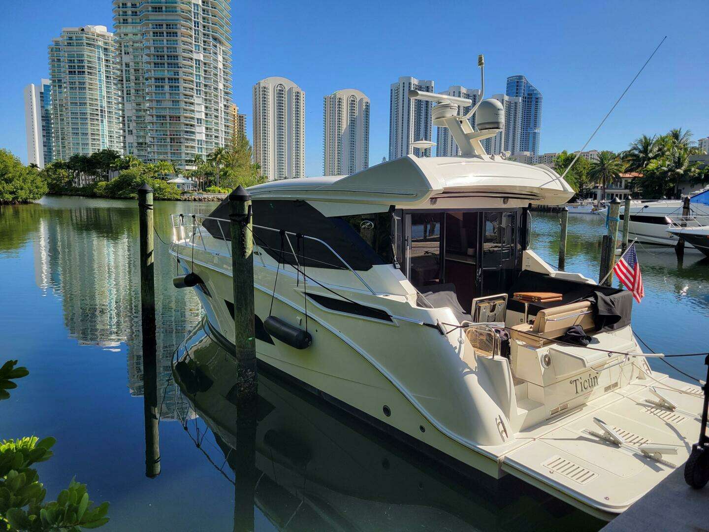 2017 Sea Ray Sundancer 460 - Image 2