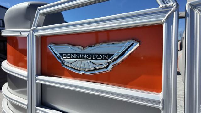 2025 Bennington M Quad Bench 24 MFB - 9
