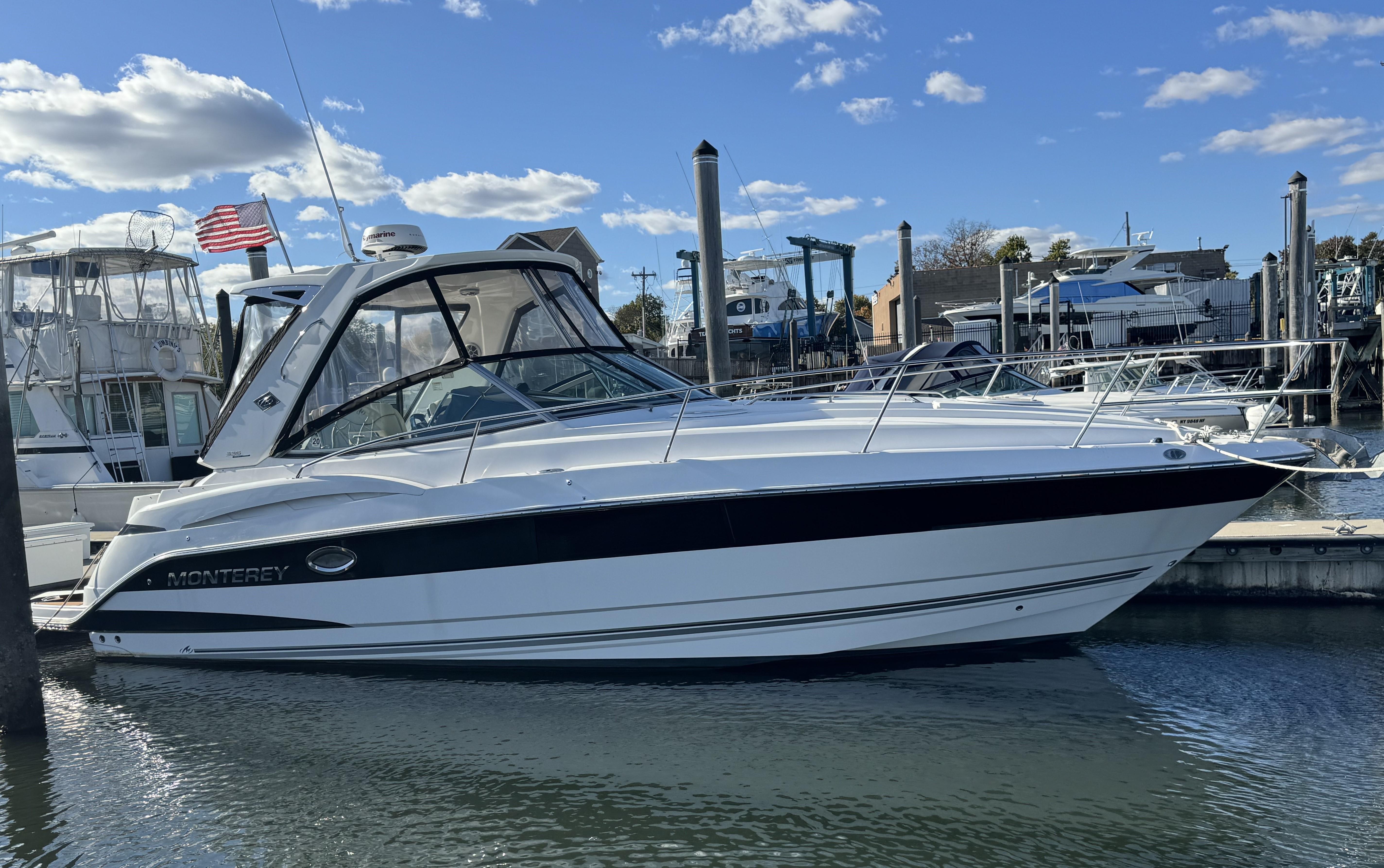 2018 Monterey 335 Sport Yacht
