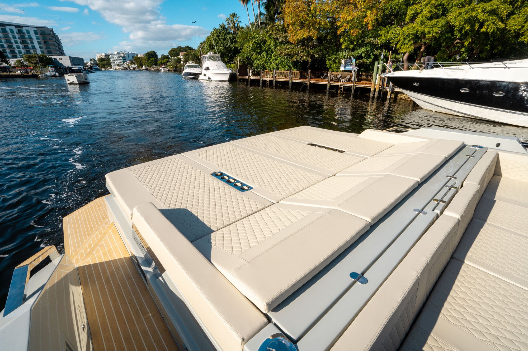 2025 De Antonio Yachts D50 OPEN - 11
