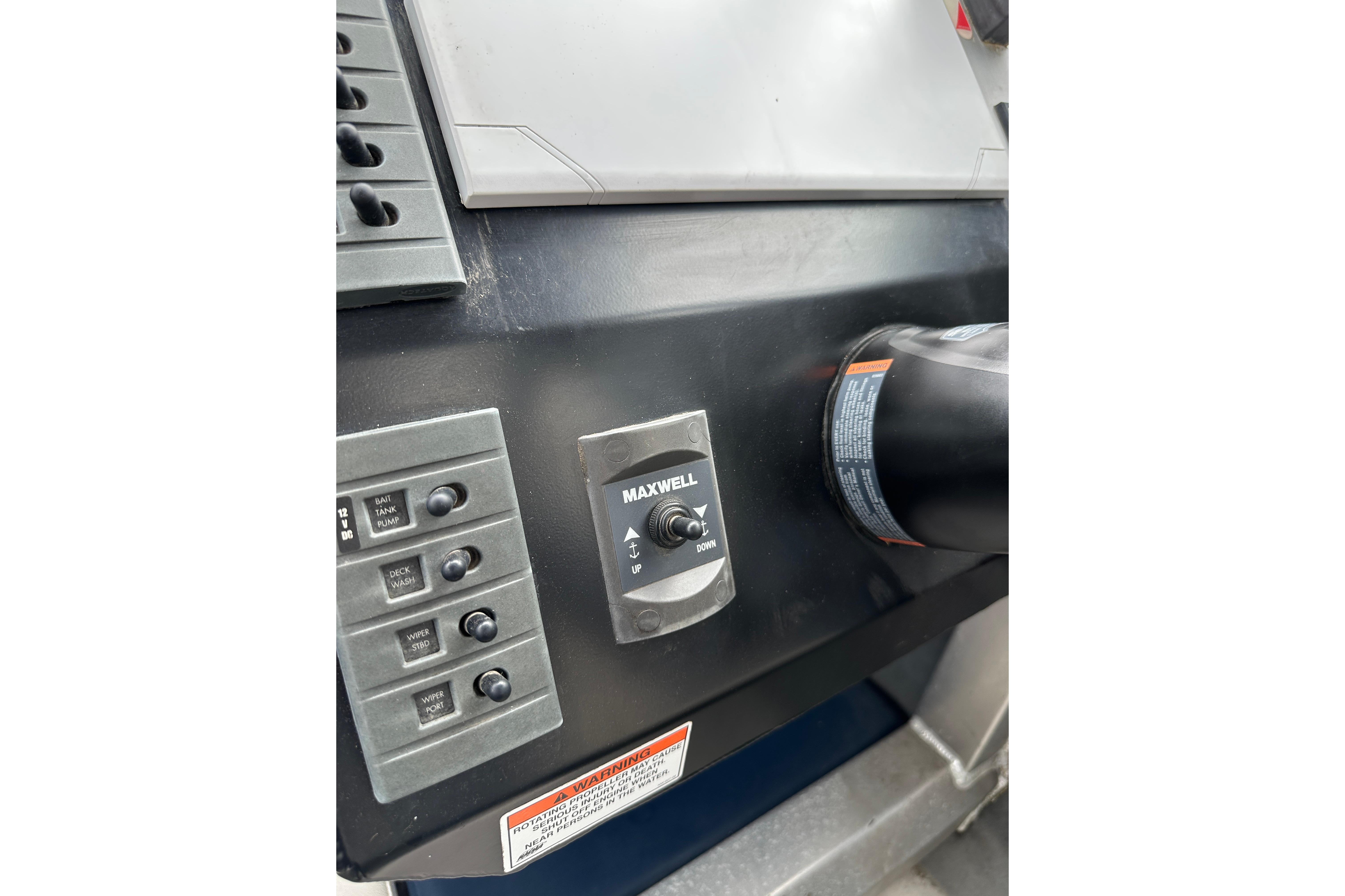 Control panel of a 2017 Stabicraft 2100 Supercab boat with Maxwell switch.