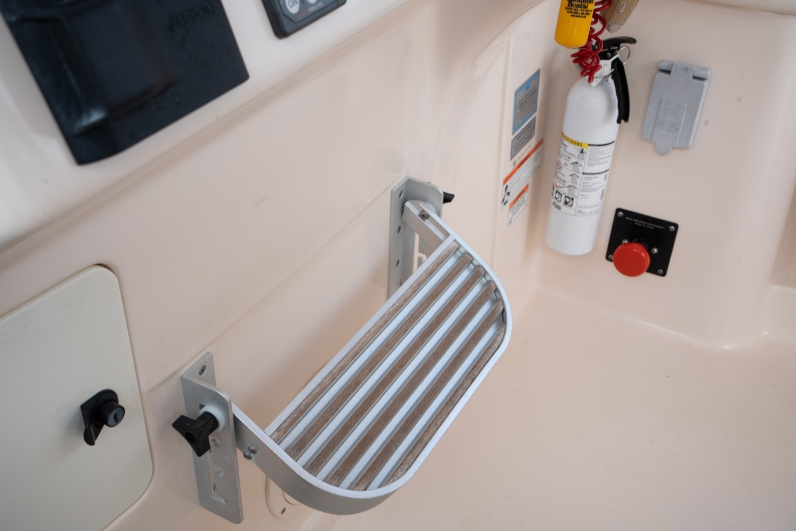 2009 Grady-White Express 330 - Image 23