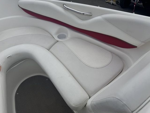 2004 Larson SEI 180 BOWRIDER 135HP W/Trailer - 7