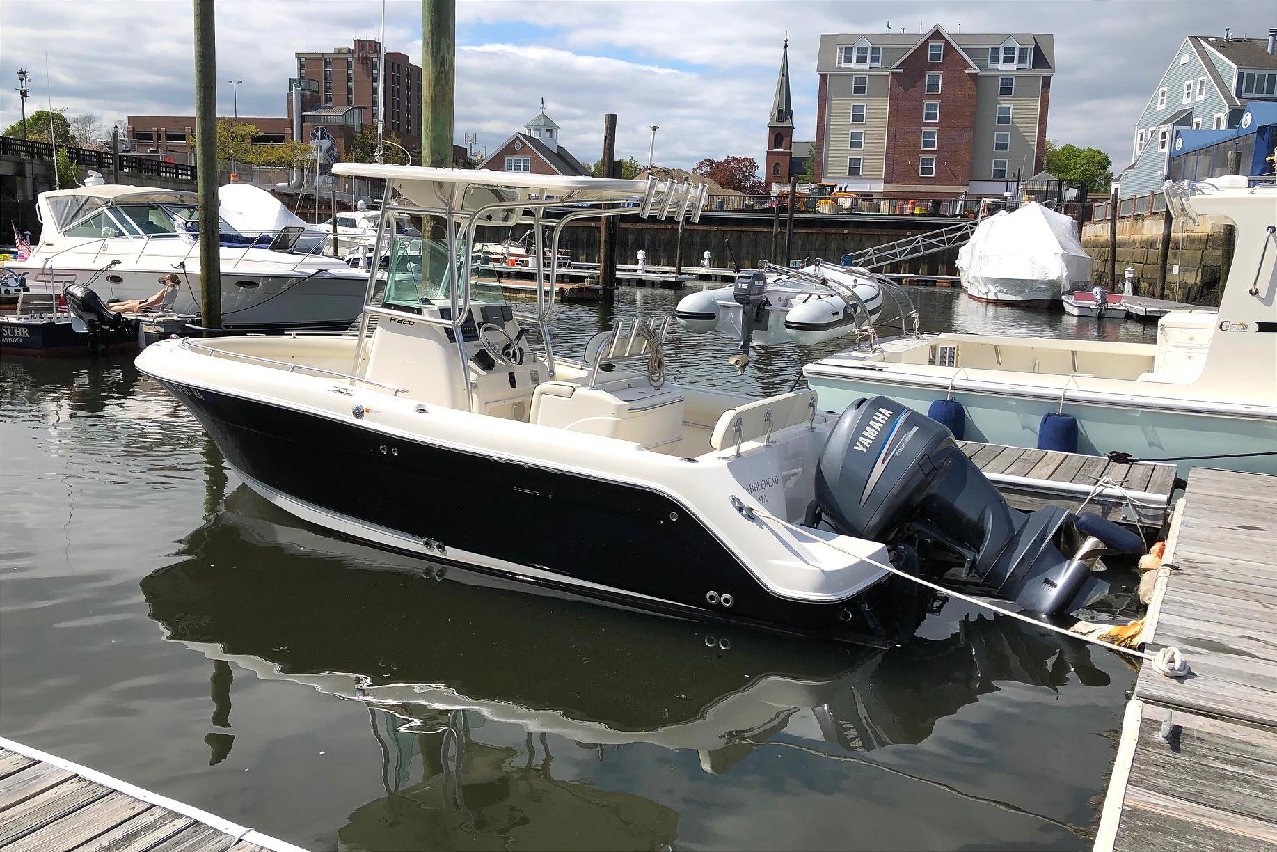 2005 Robalo R220 Center Console