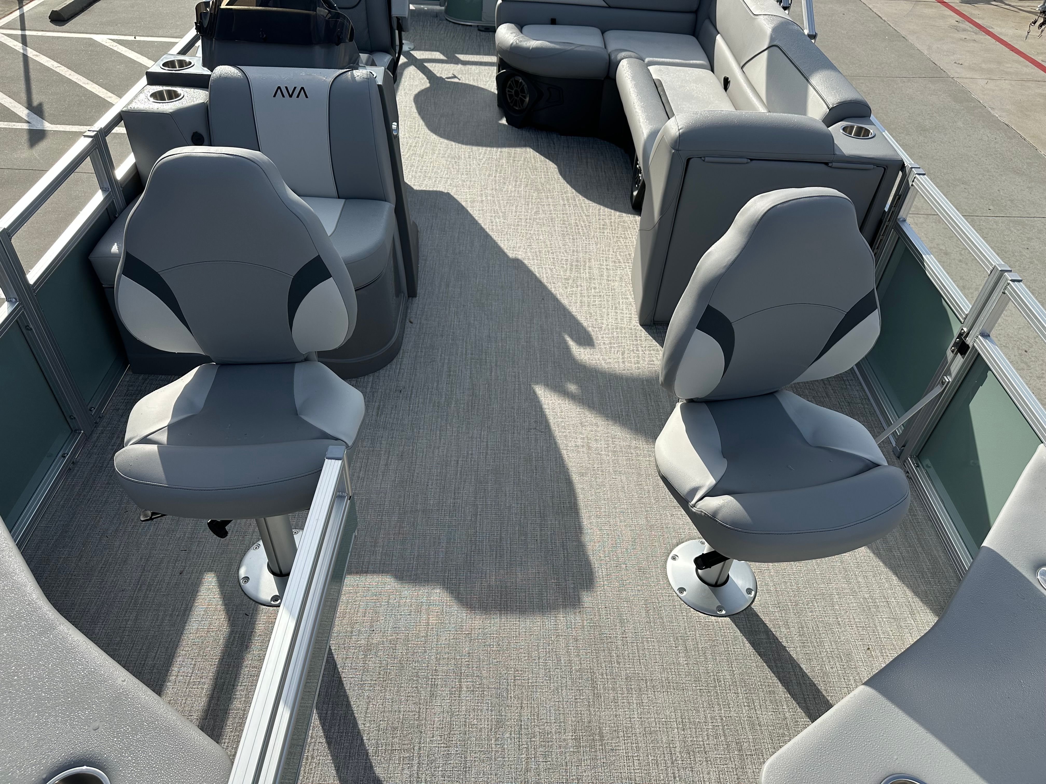 2026 Avalon Venture 85 Rear Fish - 21' - 13
