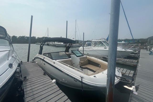 2019 Sea Ray SDX 270