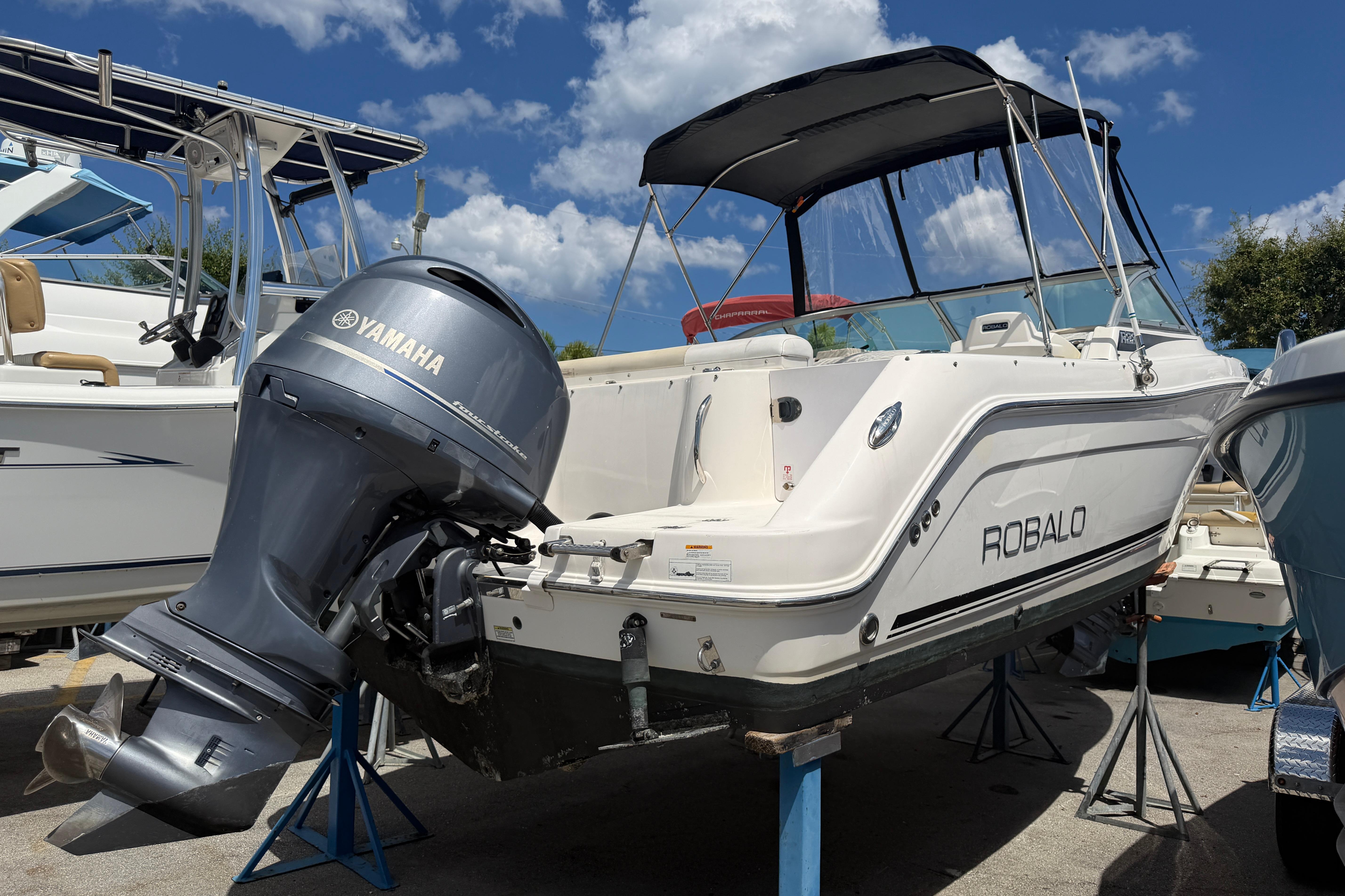 2015 Robalo R227 Dual Console