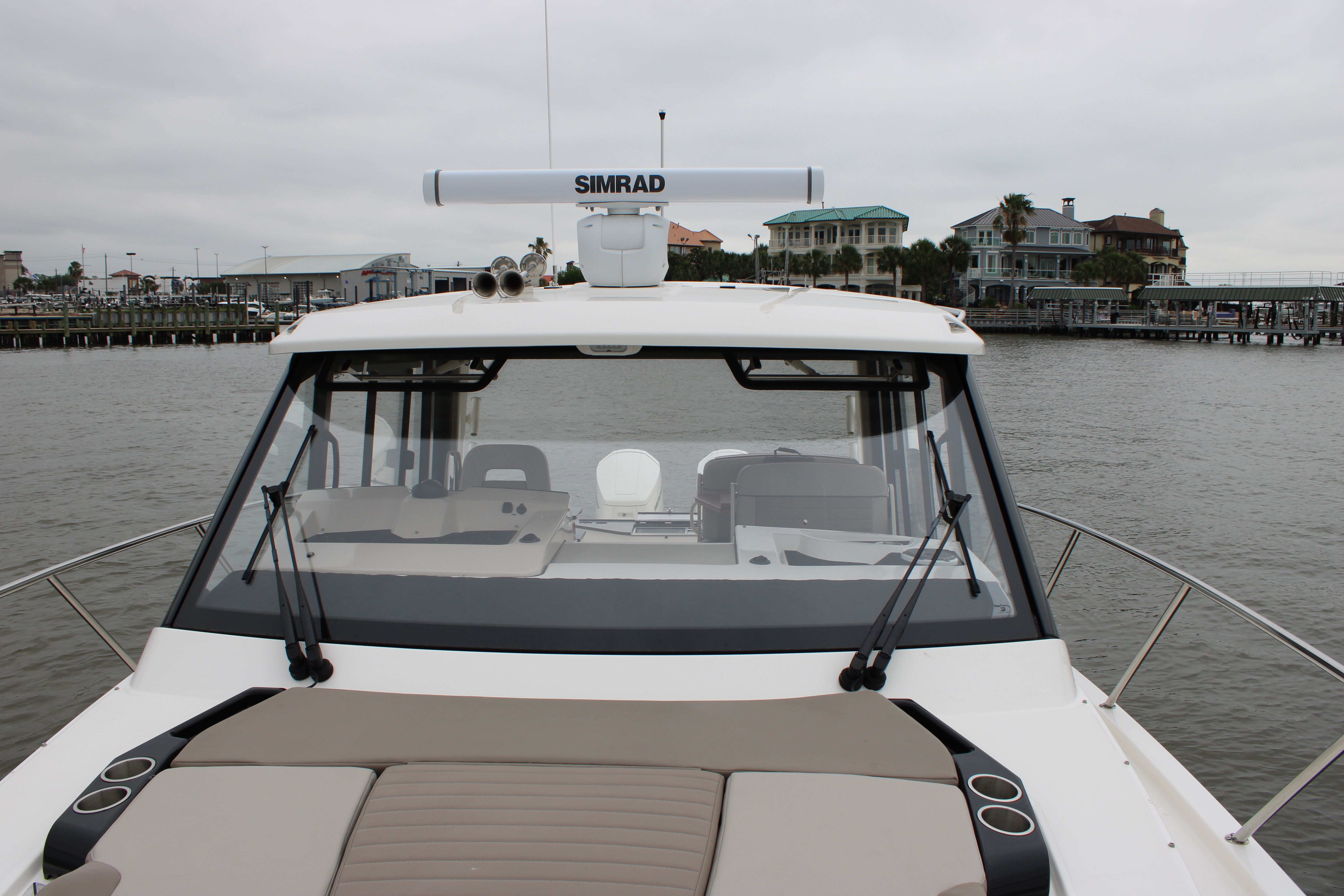 2025 Boston Whaler 365 Conquest - 35
