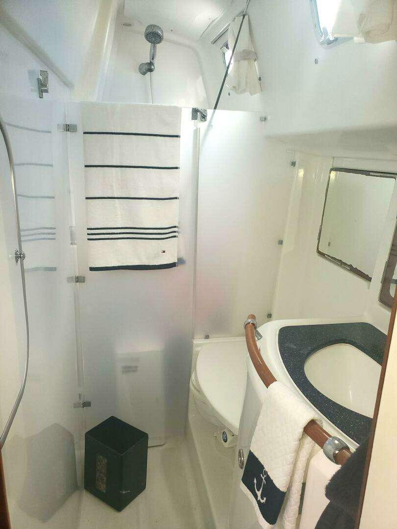 2003 Beneteau Center Cockpit - Image 27