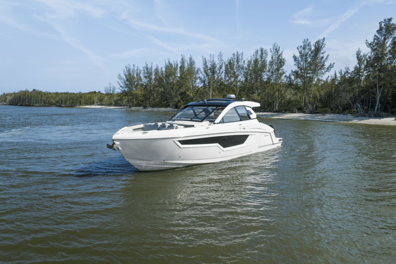 2026 Cruisers Yachts 50GLS OB - Image 22