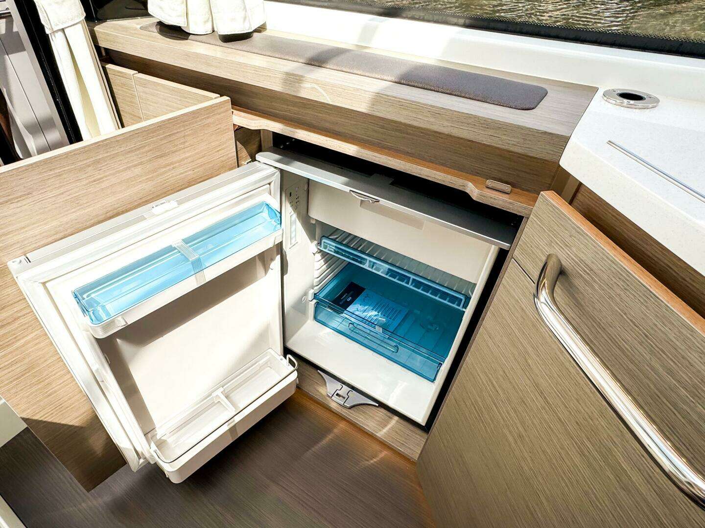 2025 Wellcraft 38 Explorer - Image 26