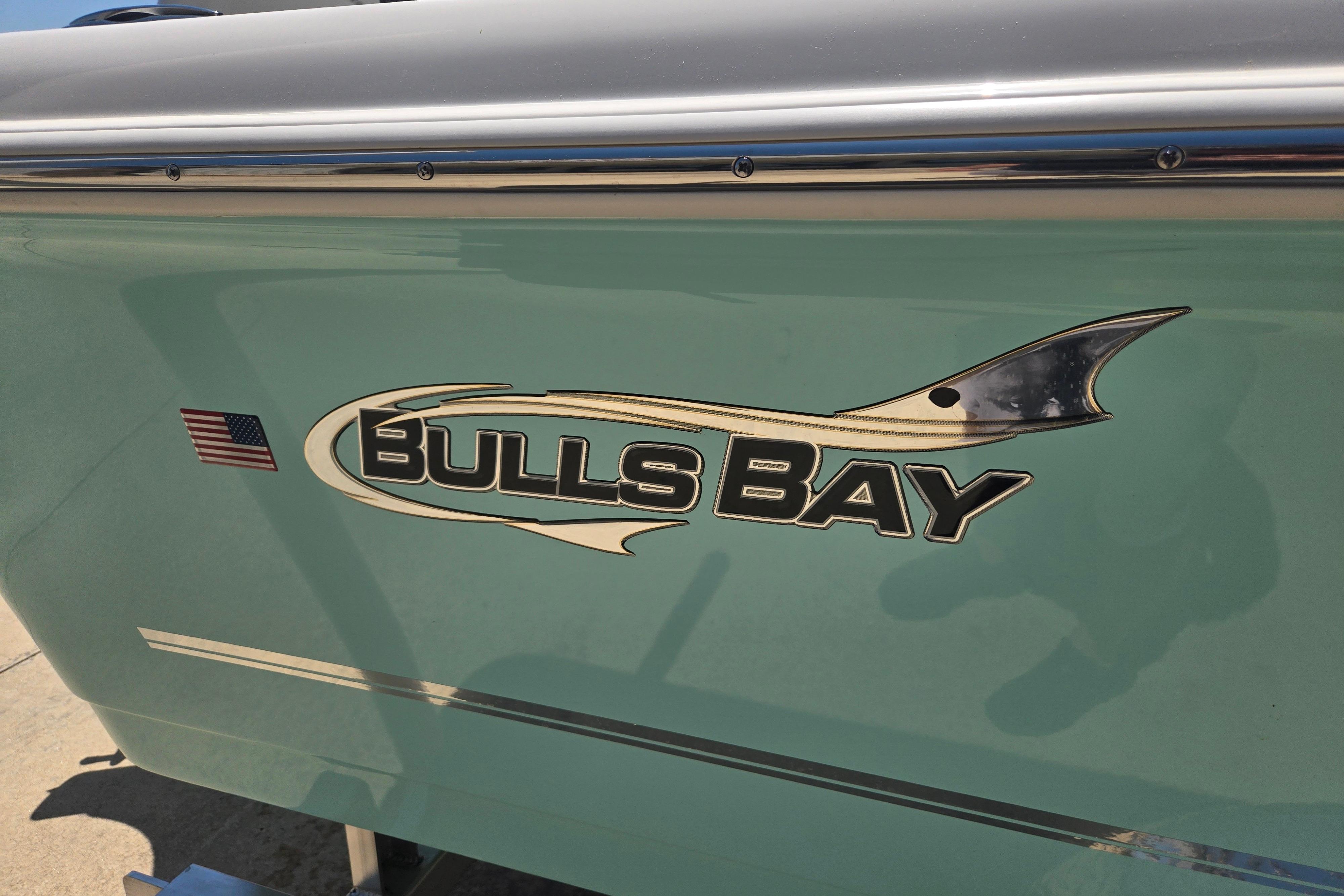 Bulls Bay 2000 boat logo with American flag, 2026 model.
