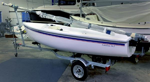 2021 Catalina 14.2 - Hull