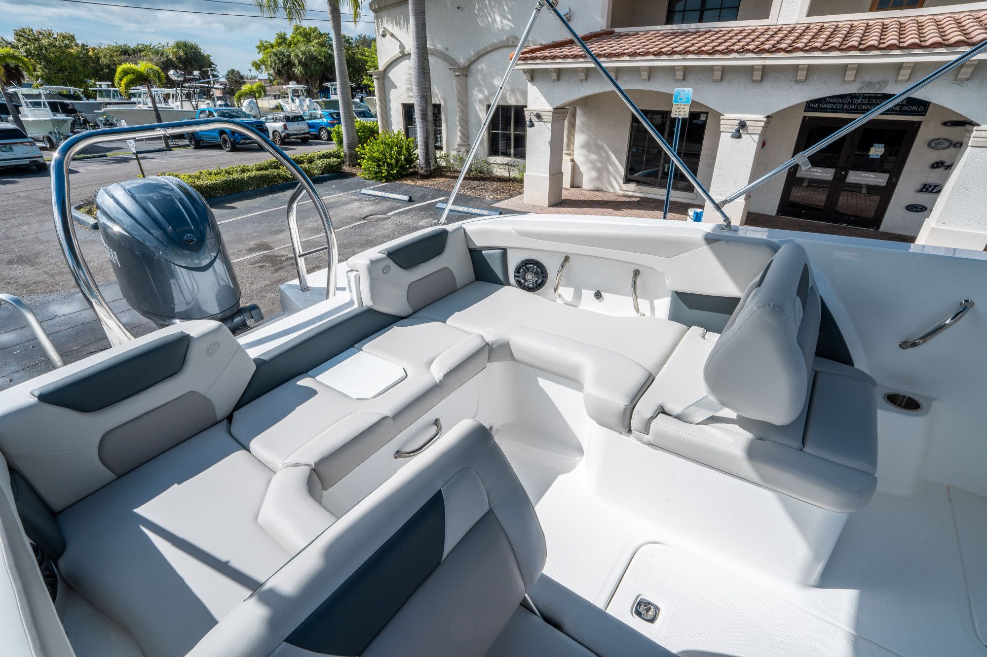 2026 Hurricane SunDeck 2050 OB - 11