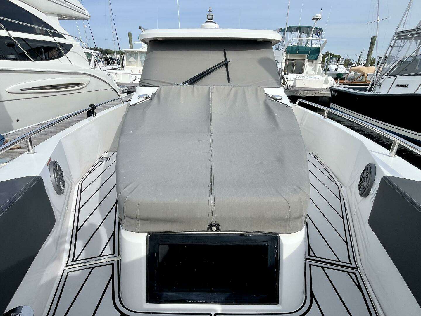 2018 Axopar 37 Sport Cabin R - Image 41