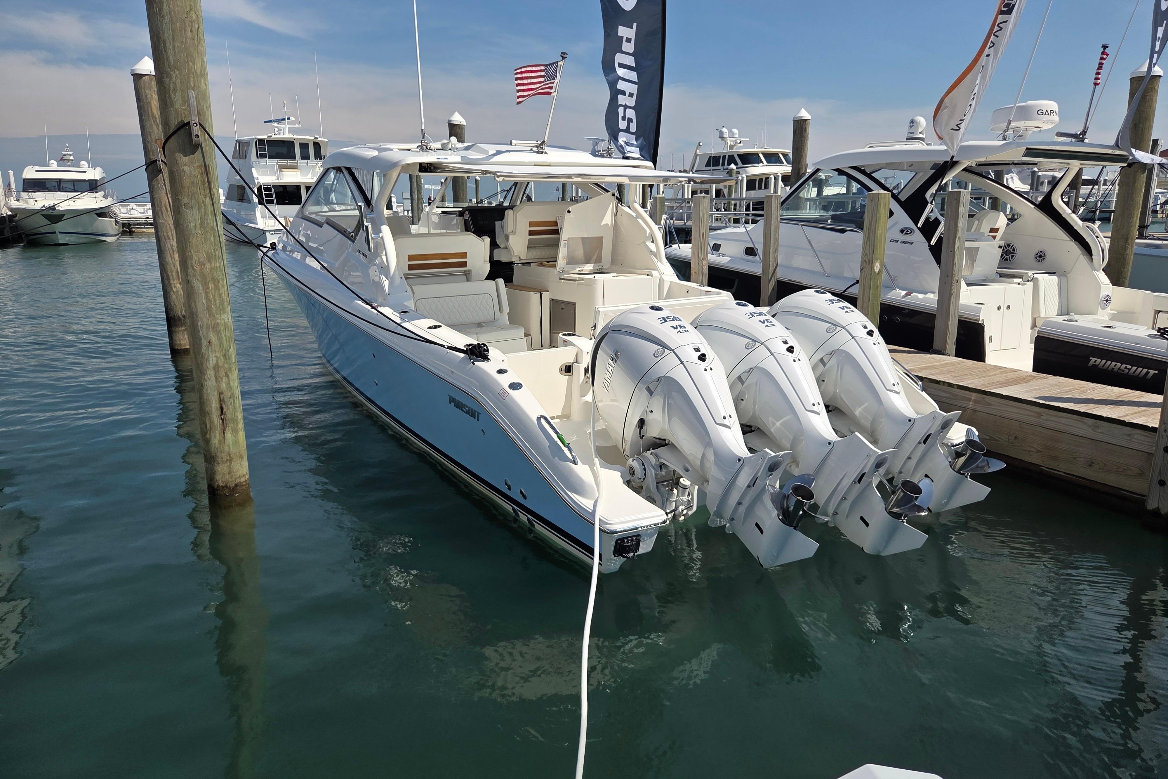 2026 Pursuit DC 365 Dual Console