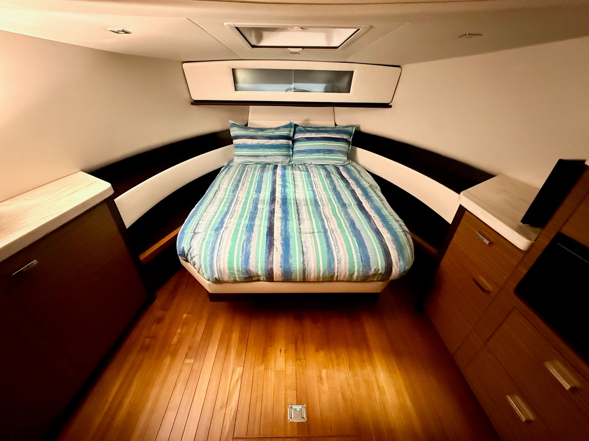 2017 Tiara Yachts Q44 - 26