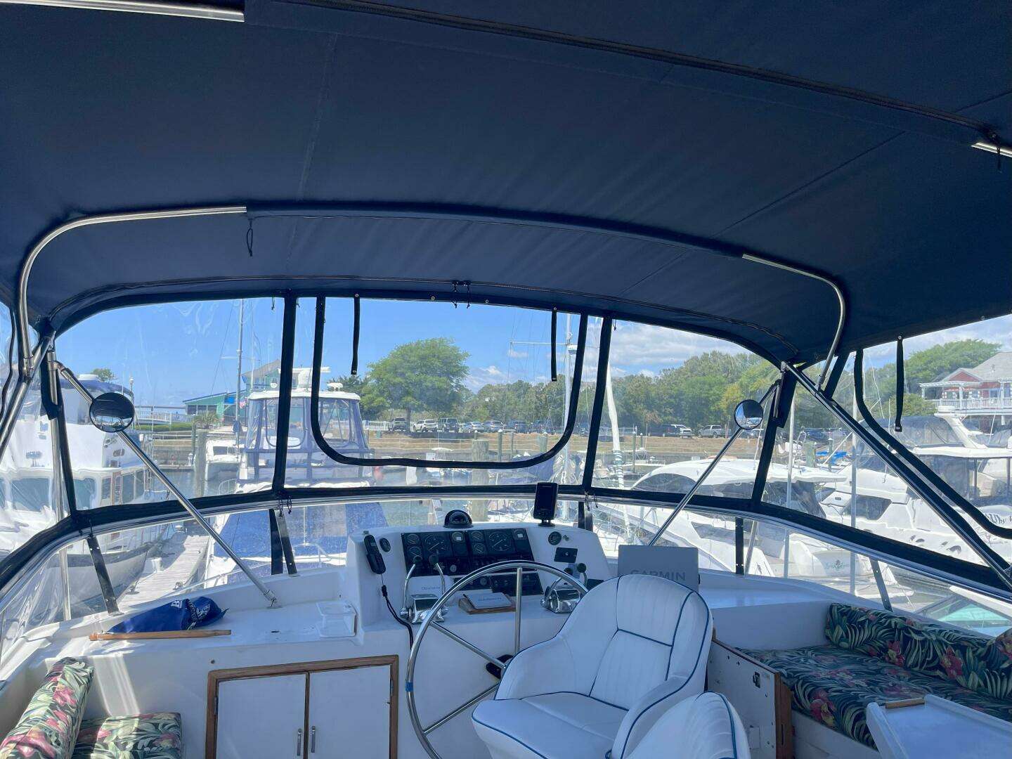 1990 Jefferson 43 Sundeck - Image 13
