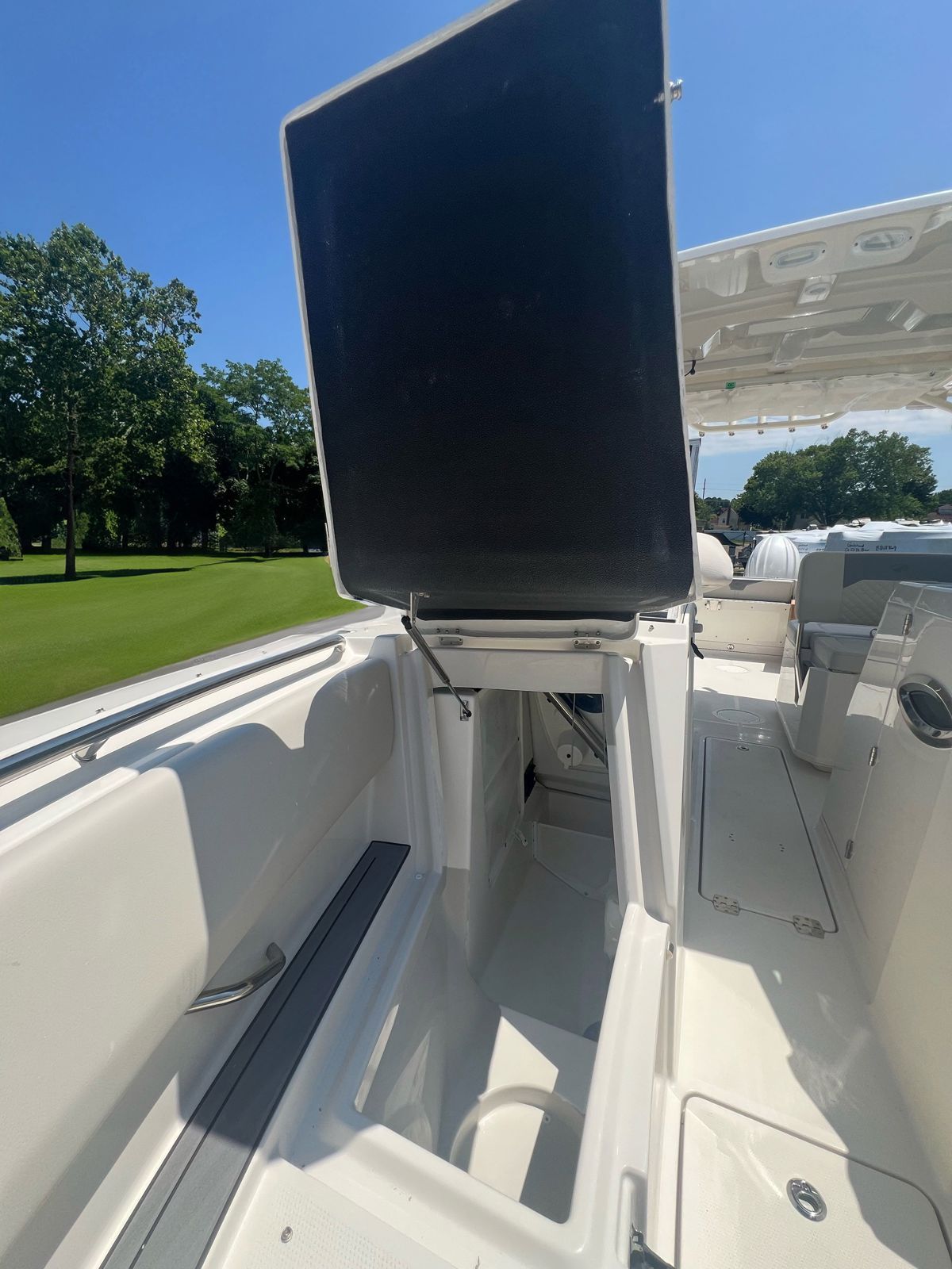 2025 Sailfish 276 DC - 14