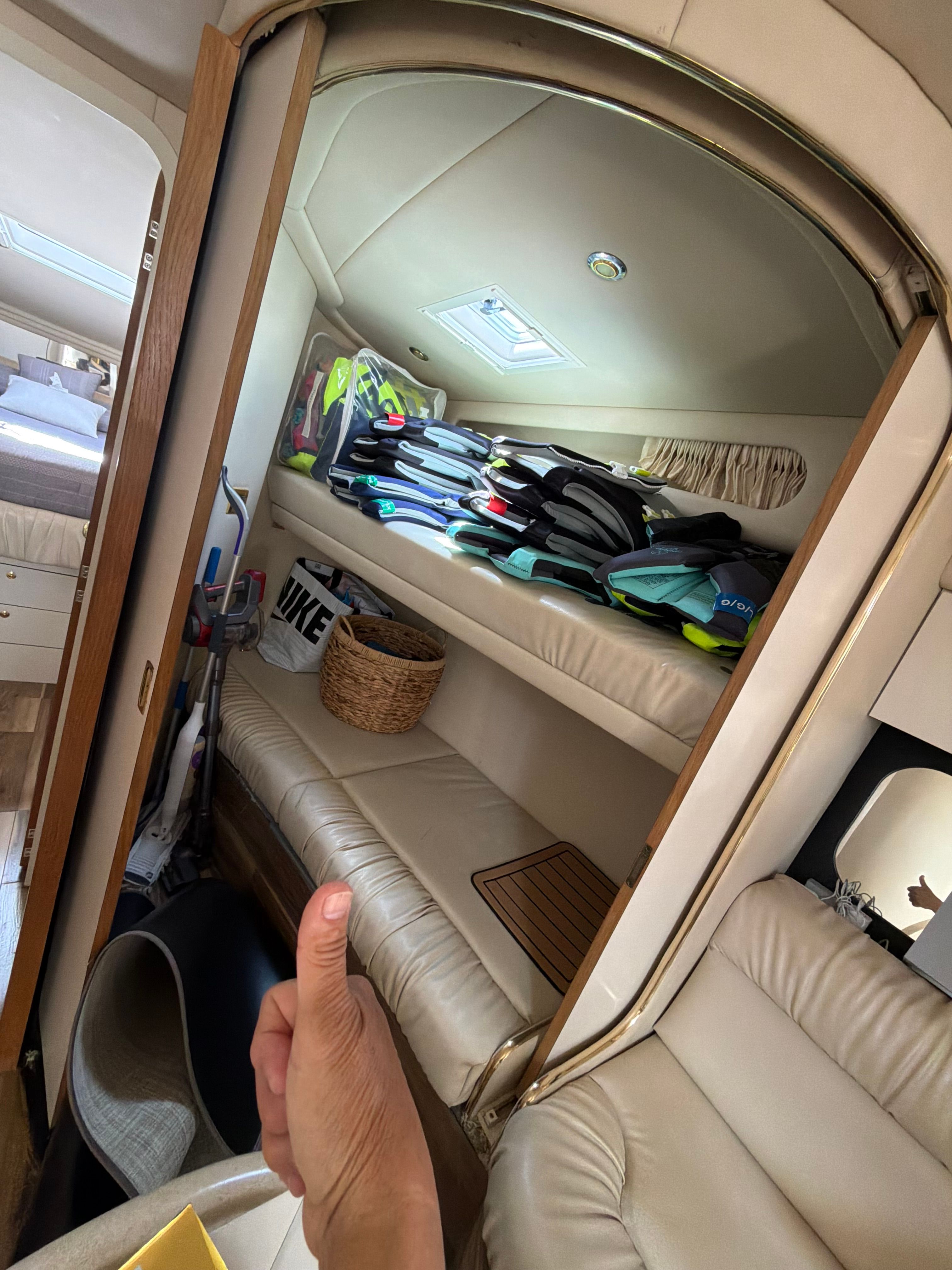 1999 Sea Ray 410 Express Cruiser - 16