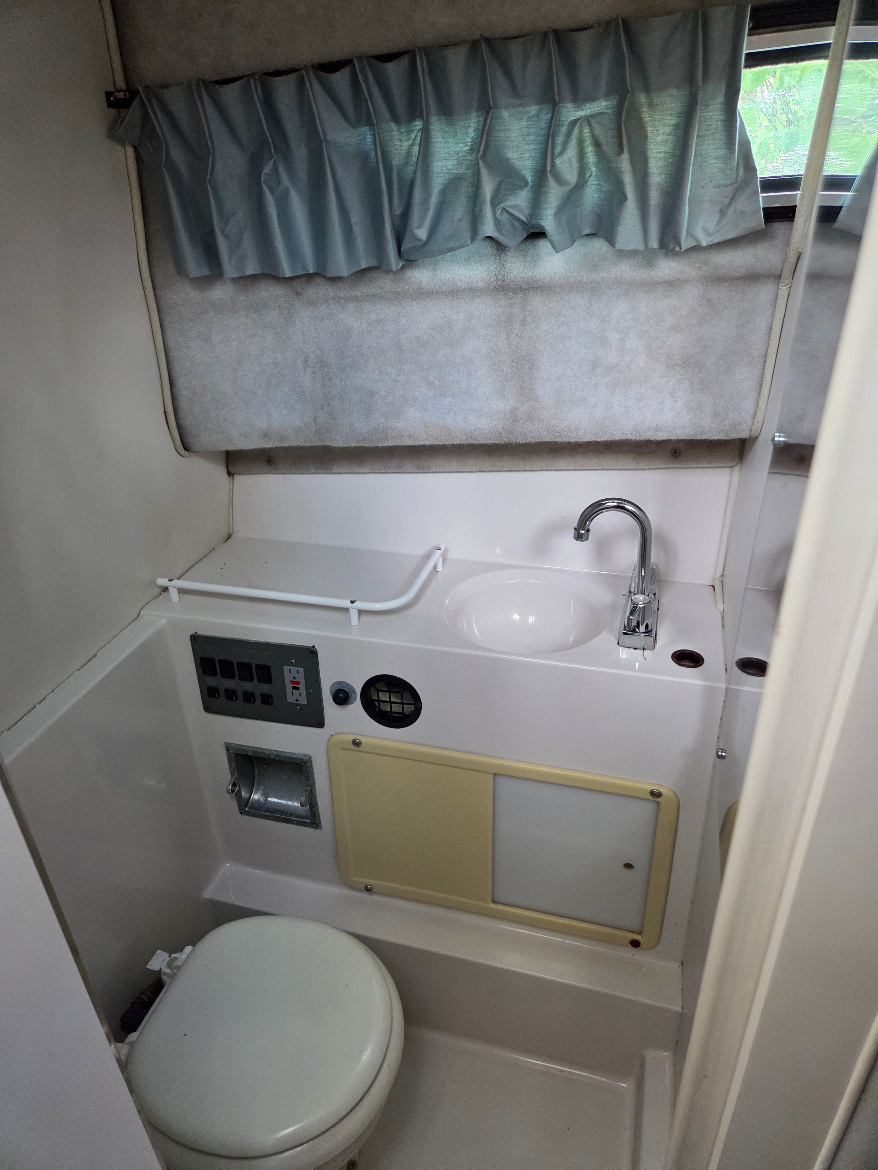 1990 Wellcraft 2800 Coastal - 15