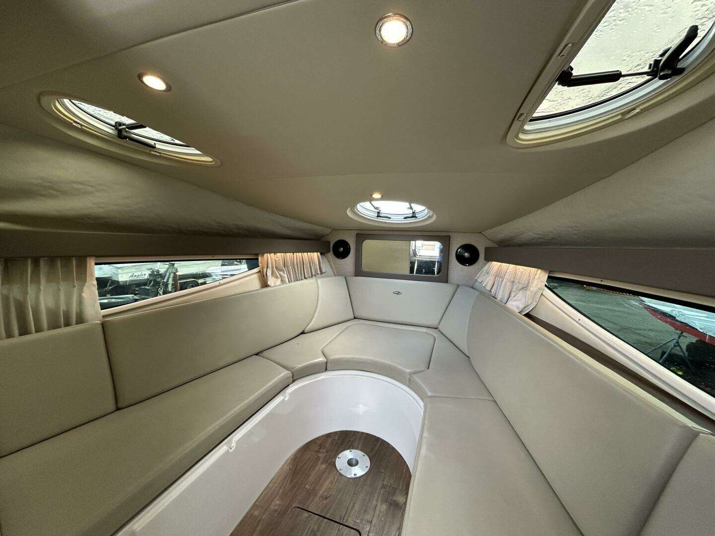 2017 Regal 28 Express - Image 12